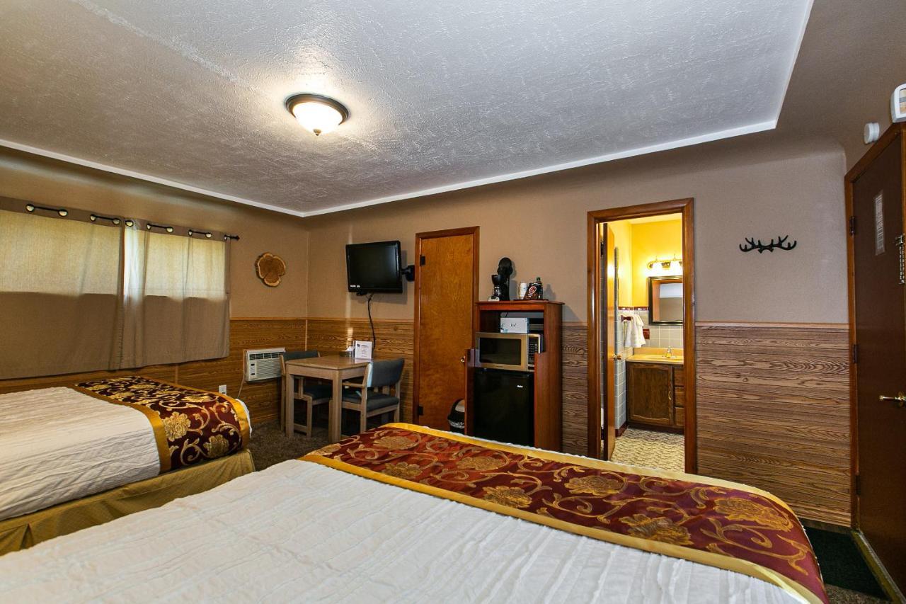The Wisconsin Wood Inn Dickeyville Esterno foto