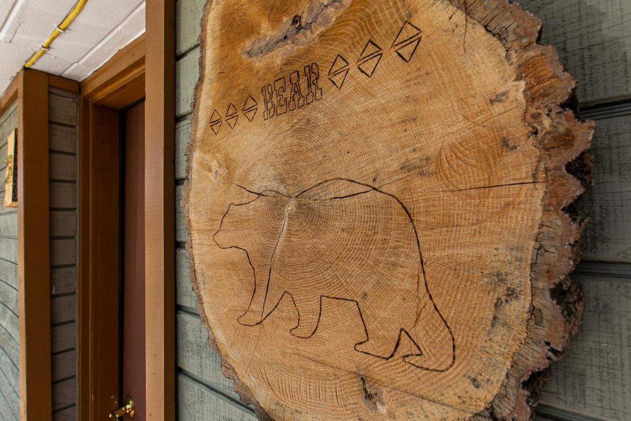 The Wisconsin Wood Inn Dickeyville Esterno foto