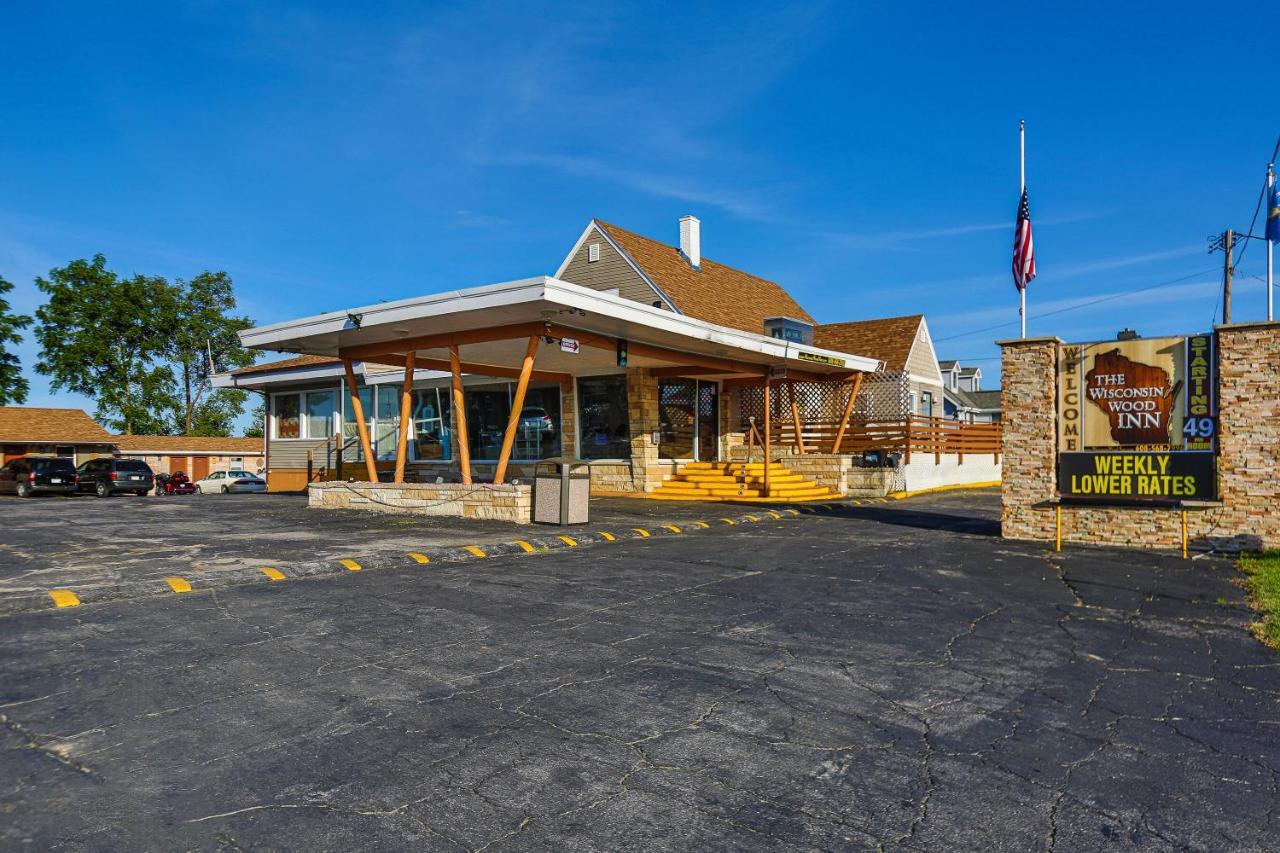The Wisconsin Wood Inn Dickeyville Esterno foto
