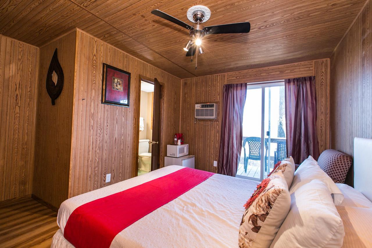 The Wisconsin Wood Inn Dickeyville Esterno foto