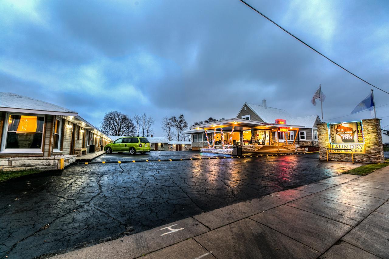 The Wisconsin Wood Inn Dickeyville Esterno foto