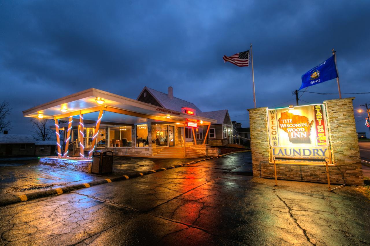 The Wisconsin Wood Inn Dickeyville Esterno foto